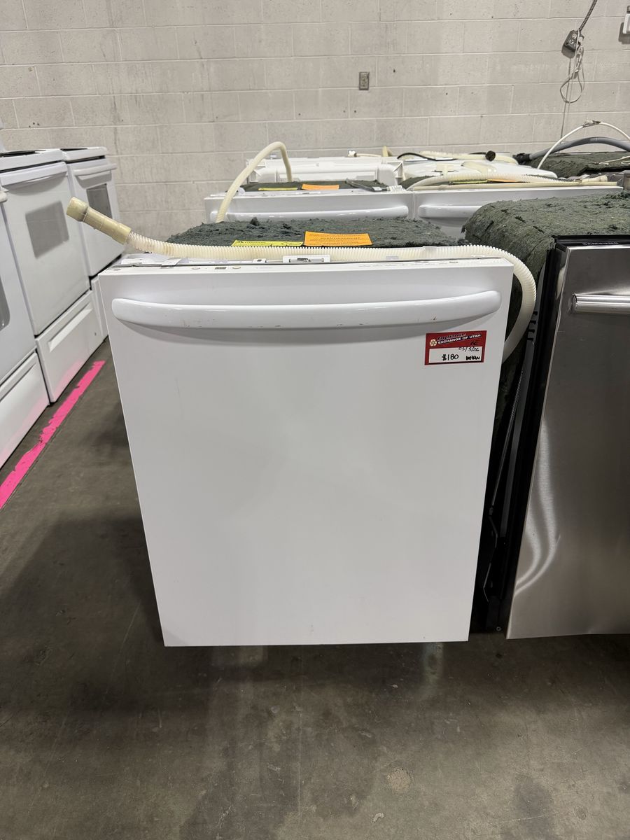 GREAT CONDITION GE WHITE DISHWASHER W-WARRANTY