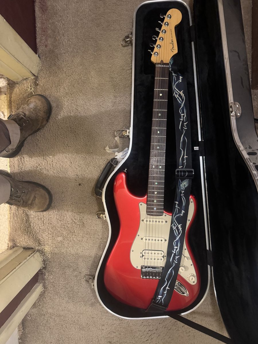 Fender Stratocaster Electric Guitar Red with Hard Case & Barbed Wire Strap