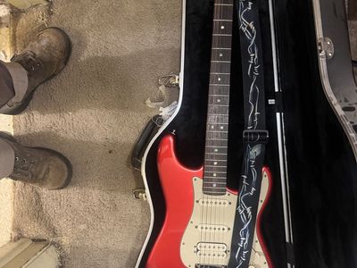 Fender Stratocaster Electric Guitar Red with Hard Case & Barbed Wire Strap