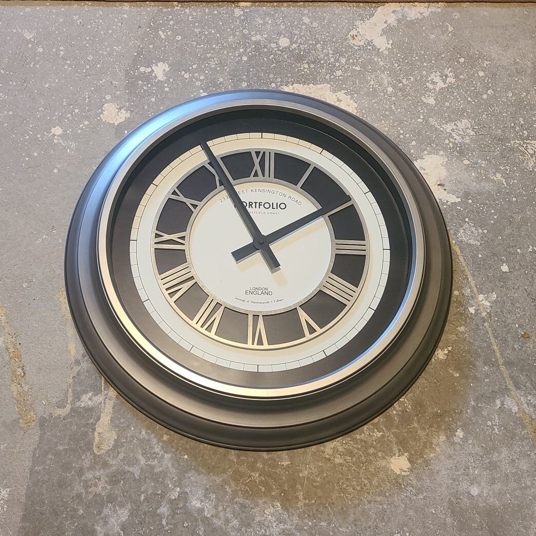 20" Clock