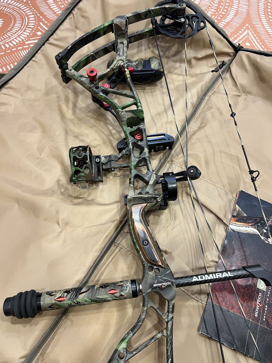 Bowtech Admiral bow