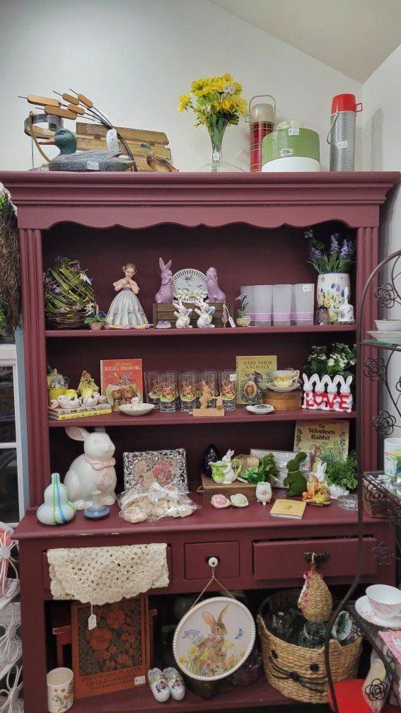 Spring Vintage Decor & Collectibles