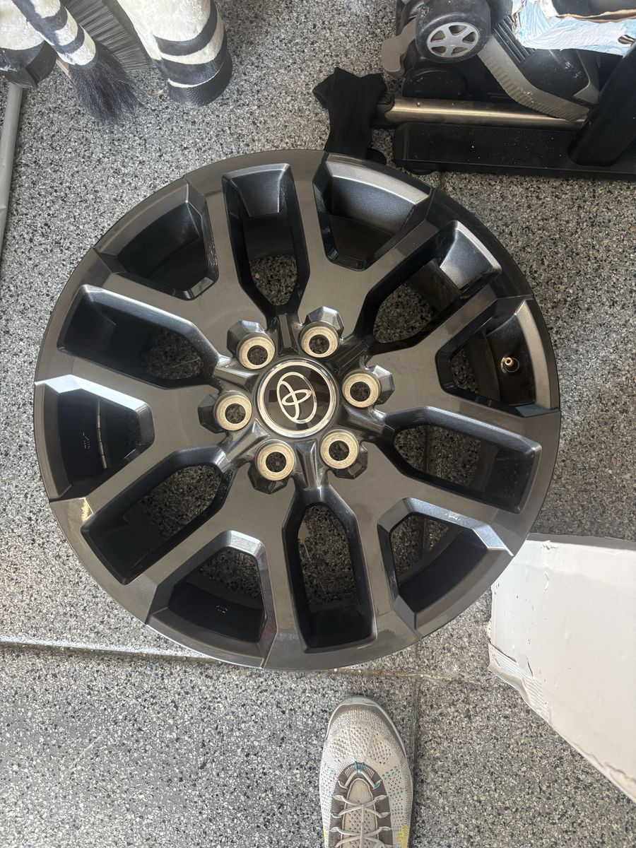 20 inch 6 lug Toyota truck /suv