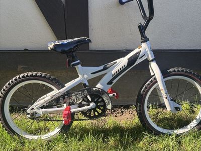 Kids bike in great condition for your 3 to 5 yrs old rider 20.00 cash only