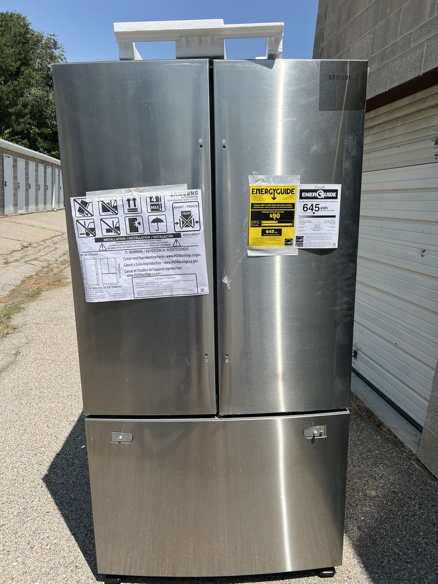 New Samsung - 28 cu. ft. 3-Door French Door Ref