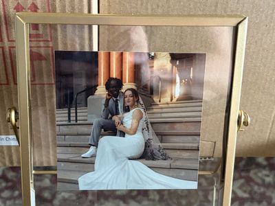 Gold Metal Floating Picture Frame Double Glass Rotating Stand