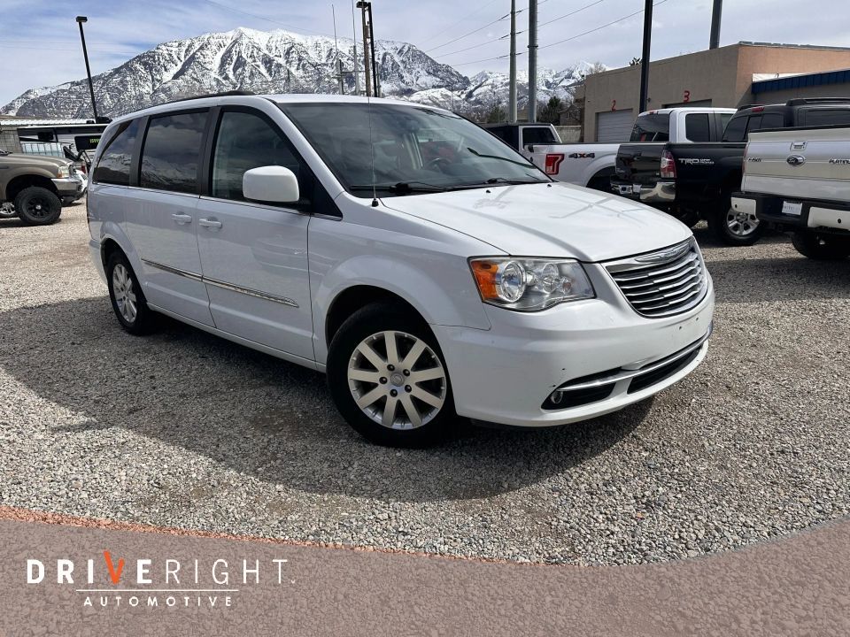2016 Chrysler Town and Country Touring
