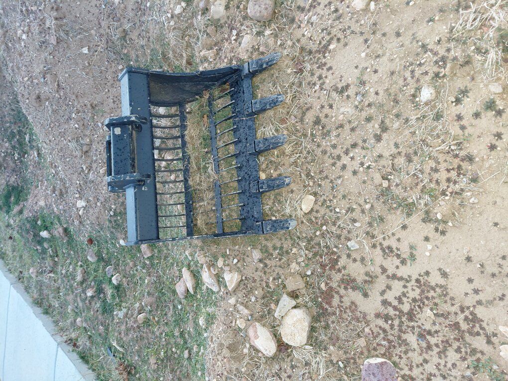 36 inch skeleton bucket bobcat basically brand new