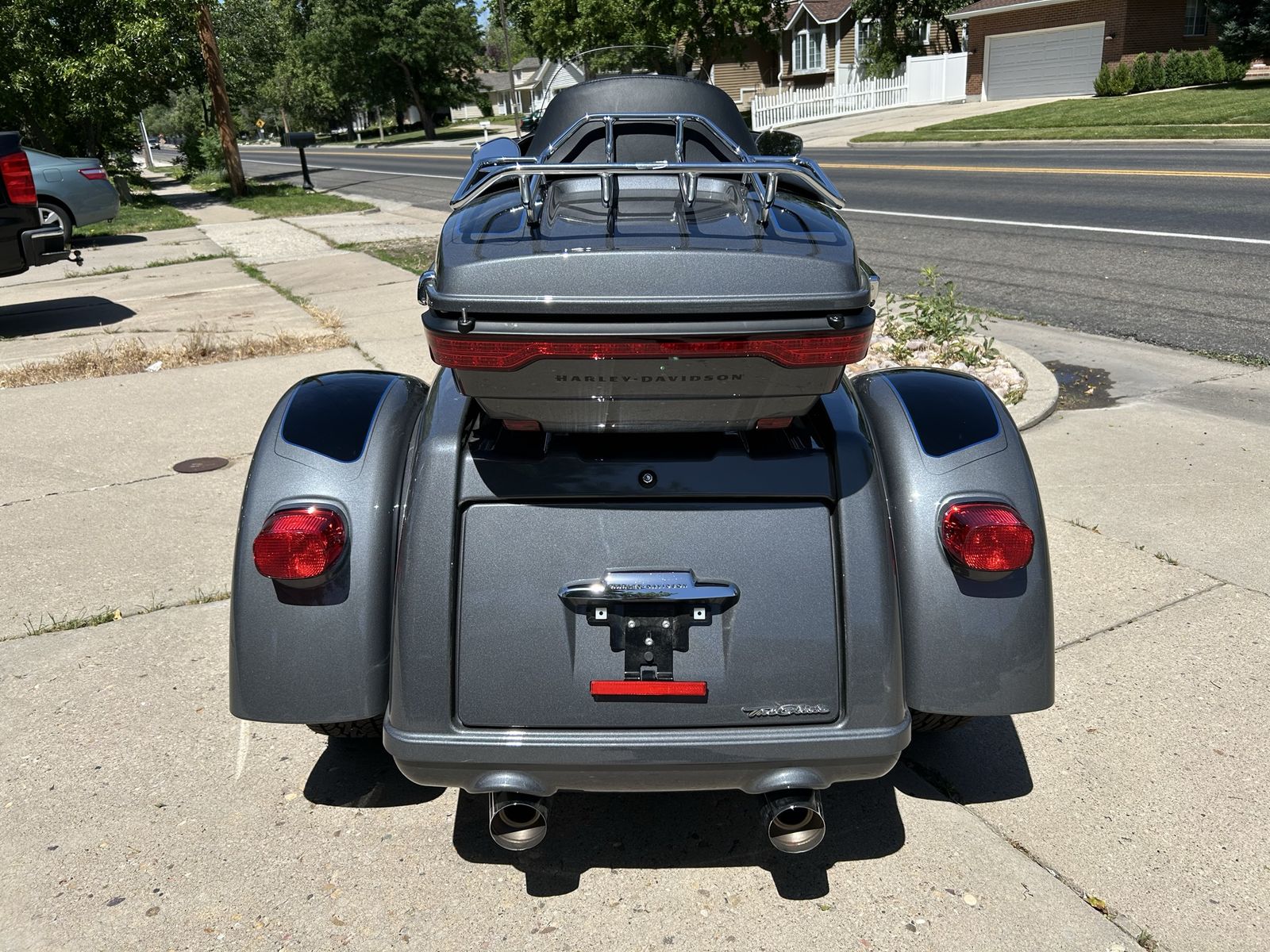 Main image 3