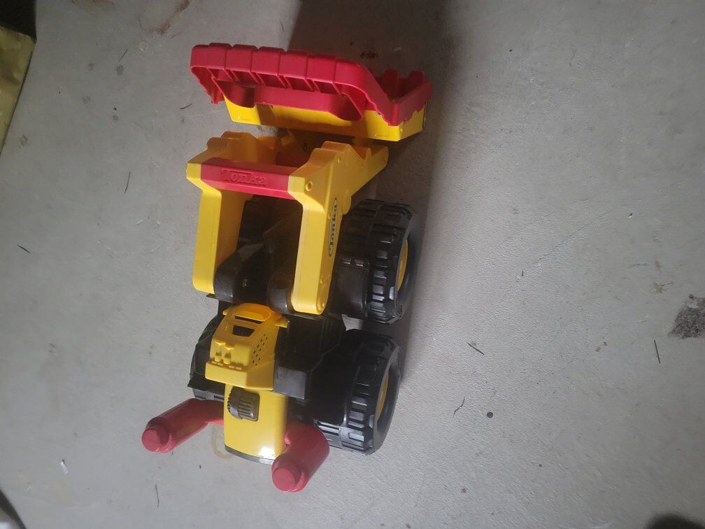 Tonka toy excavator