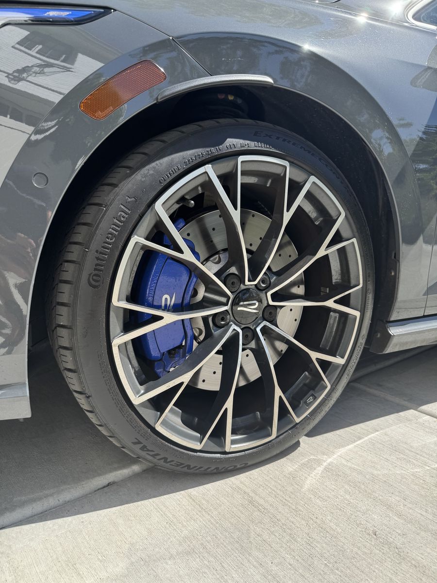 Set of (4) Continental ExtremeContact DWS06 Plus Tires – 235/35R19