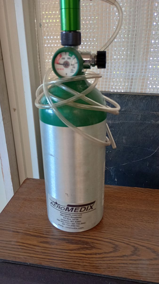O2 tank and valve