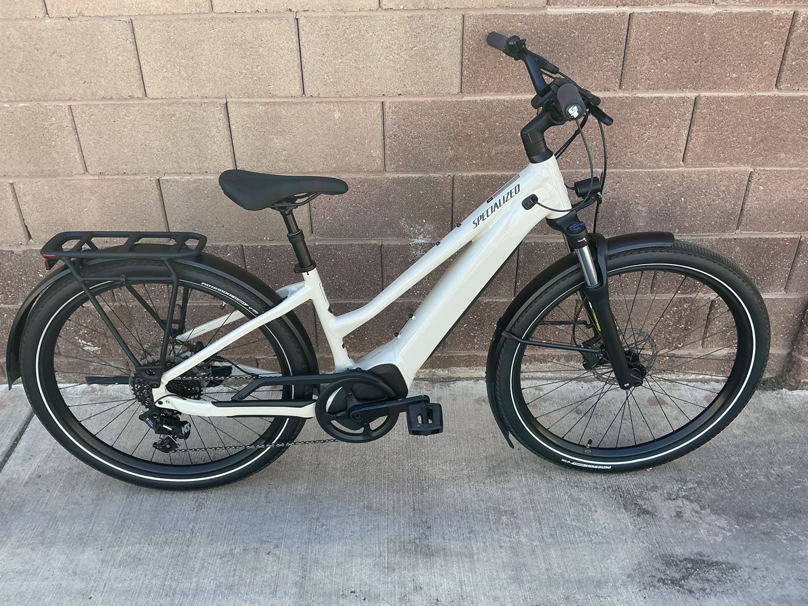 SPECIALIZED TURBO VADO 4.0 STEP-THROUGH ELECTRIC BIKE