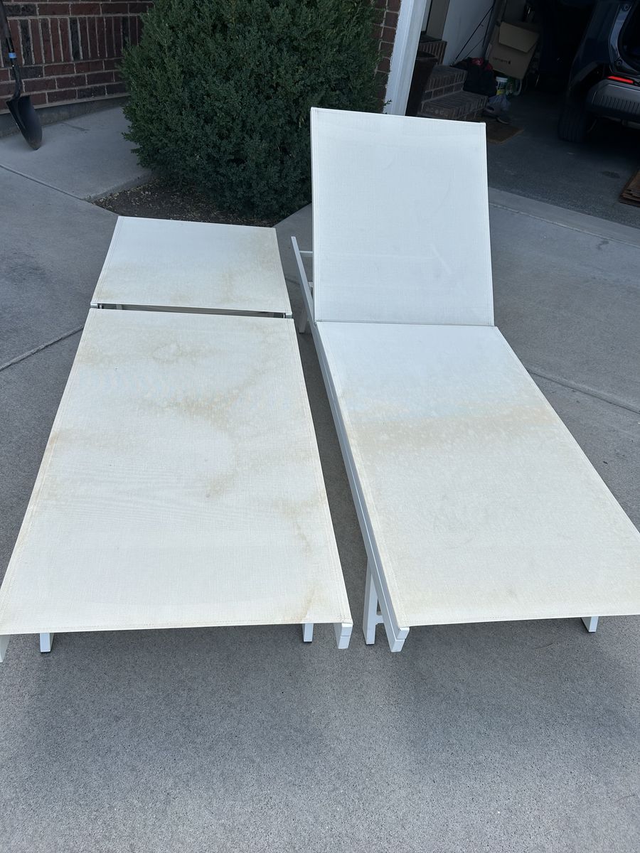 White Steel Tight Canvas Adjustable Lounge Chairs