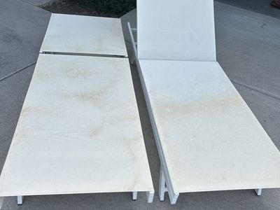White Steel Tight Canvas Adjustable Lounge Chairs