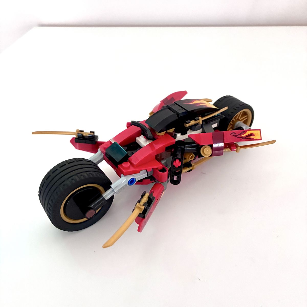 Main image 3