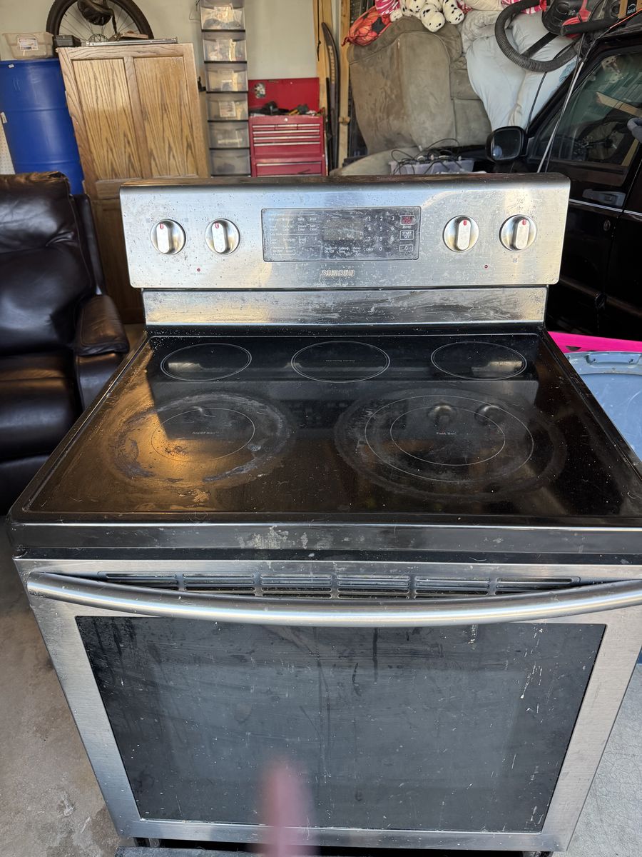 Non Working But Fixable Oven Needs To Go ASAP