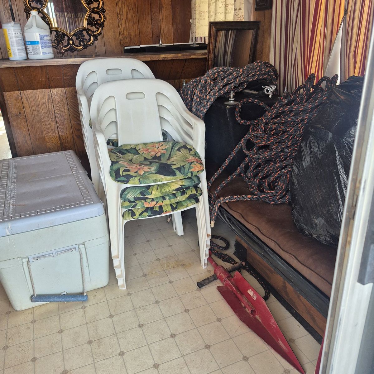 Main image 6