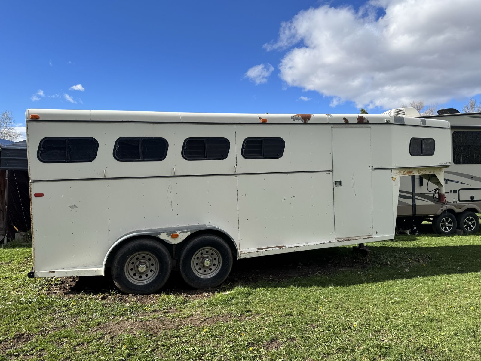 1991 /4 Horse Gooseneck Trailer