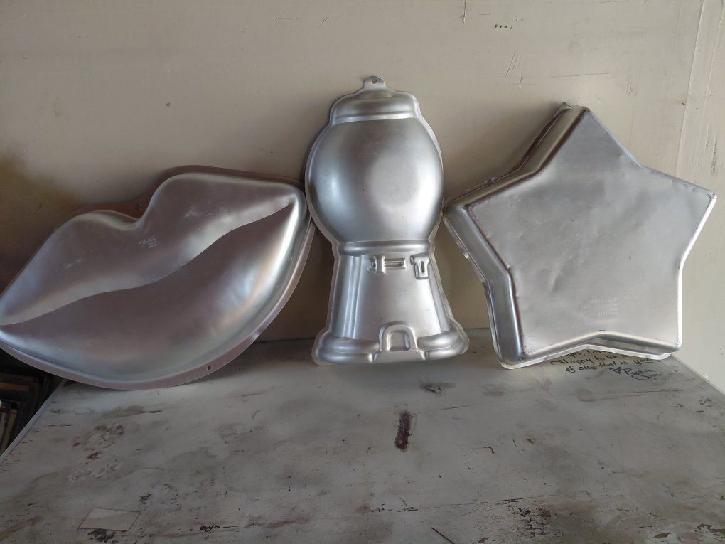 Vintage Wilton Cake Pans - Gumball Machine, Lips, and Star Shaped - Set of 3