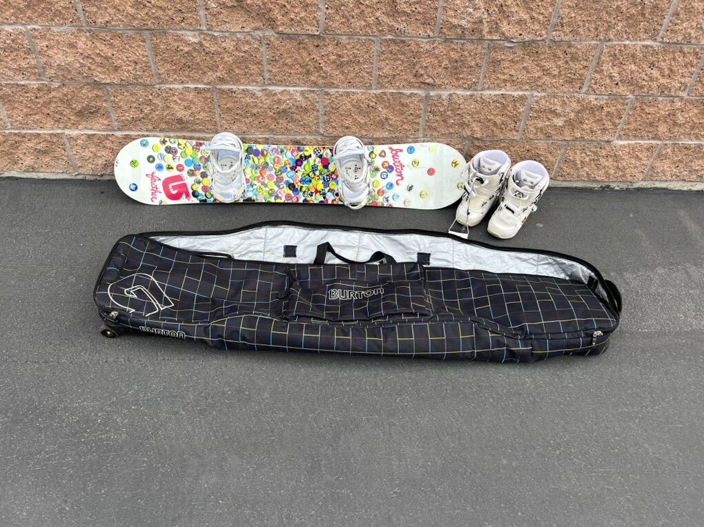 Womens Burton 144 Snowboard Boots 7 Rolling Bag