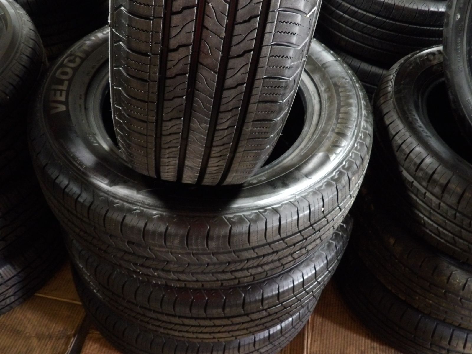 225/65R17 OMNIMAX VELOCITY CROSS SET OF USED TIRES
