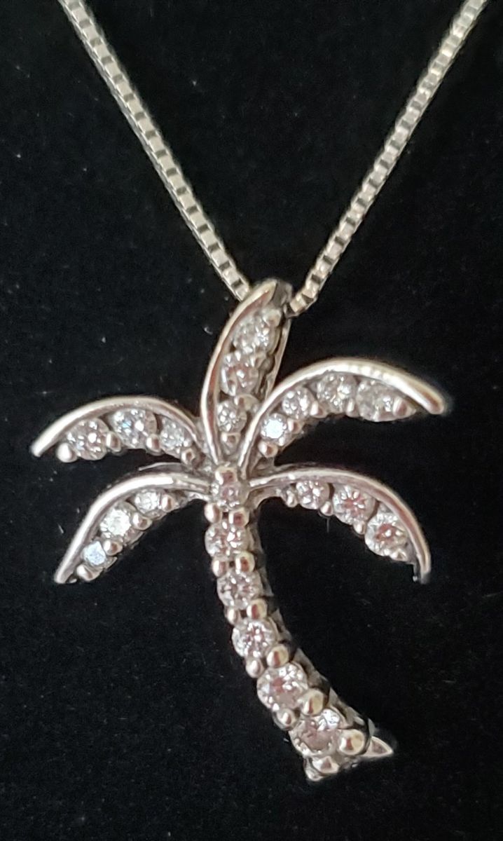 Na Hoku Petite 14K White Gold All Pavé Diamond Palm Tree Pendant & 18" 14K White Gold Box Chain