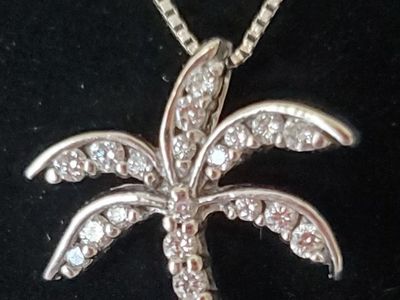 Na Hoku Petite 14K White Gold All Pavé Diamond Palm Tree Pendant & 18" 14K White Gold Box Chain