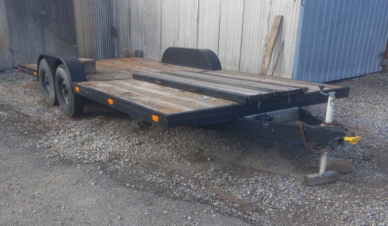 FLAT BED TRAILER