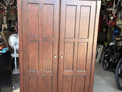 Computer desk armoire