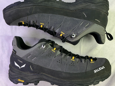 Salewa Men's Mountain Trainer Lite size 9 like new