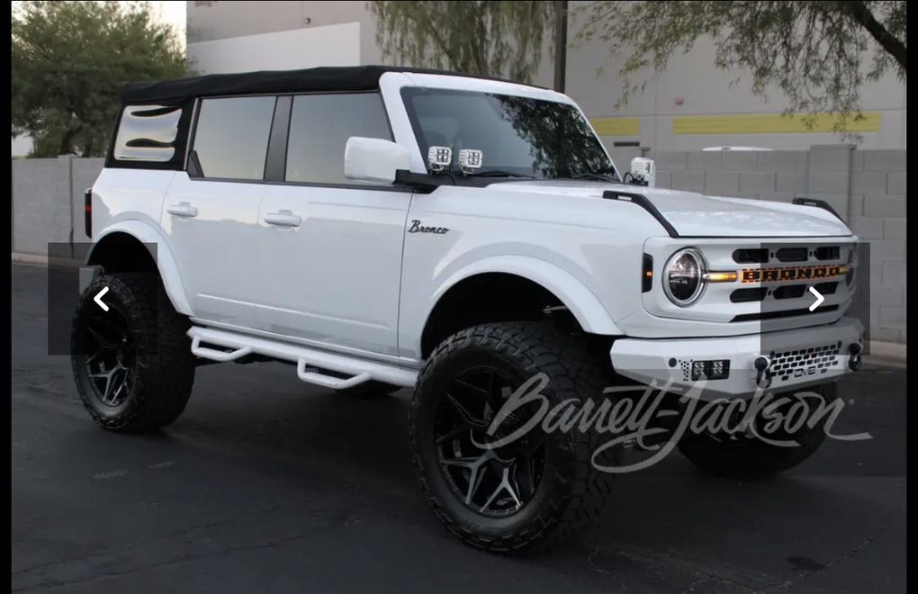 2022 Ford Bronco Custom