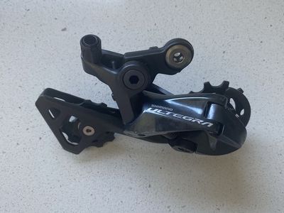 Shimano Ultegra RD-R8000-GS 11-Speed Medium Cage Rear Derailleur - Shadow RD Tech, 11-34T Capacity