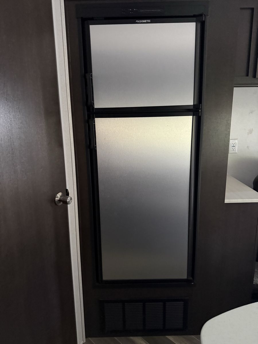 Main image 7