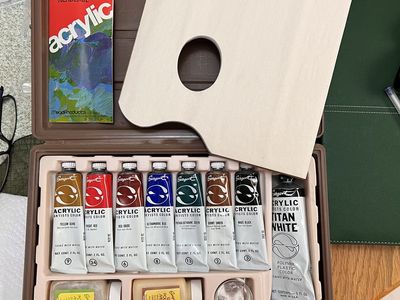 Absolutely amazing vintage acrylic paint set. Unused.