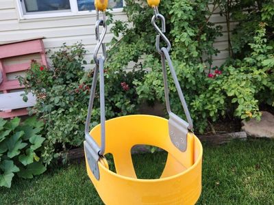 Toddler Swing with Coated Chains
