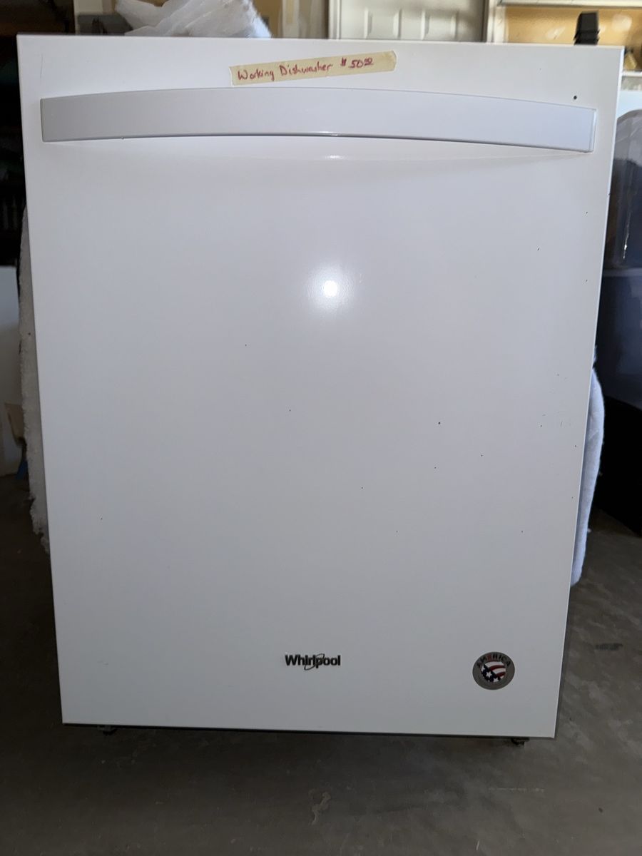 Whirlpool White Built-in Dishwasher with Concealed Top Control Panel - Excellent Working Condition $65