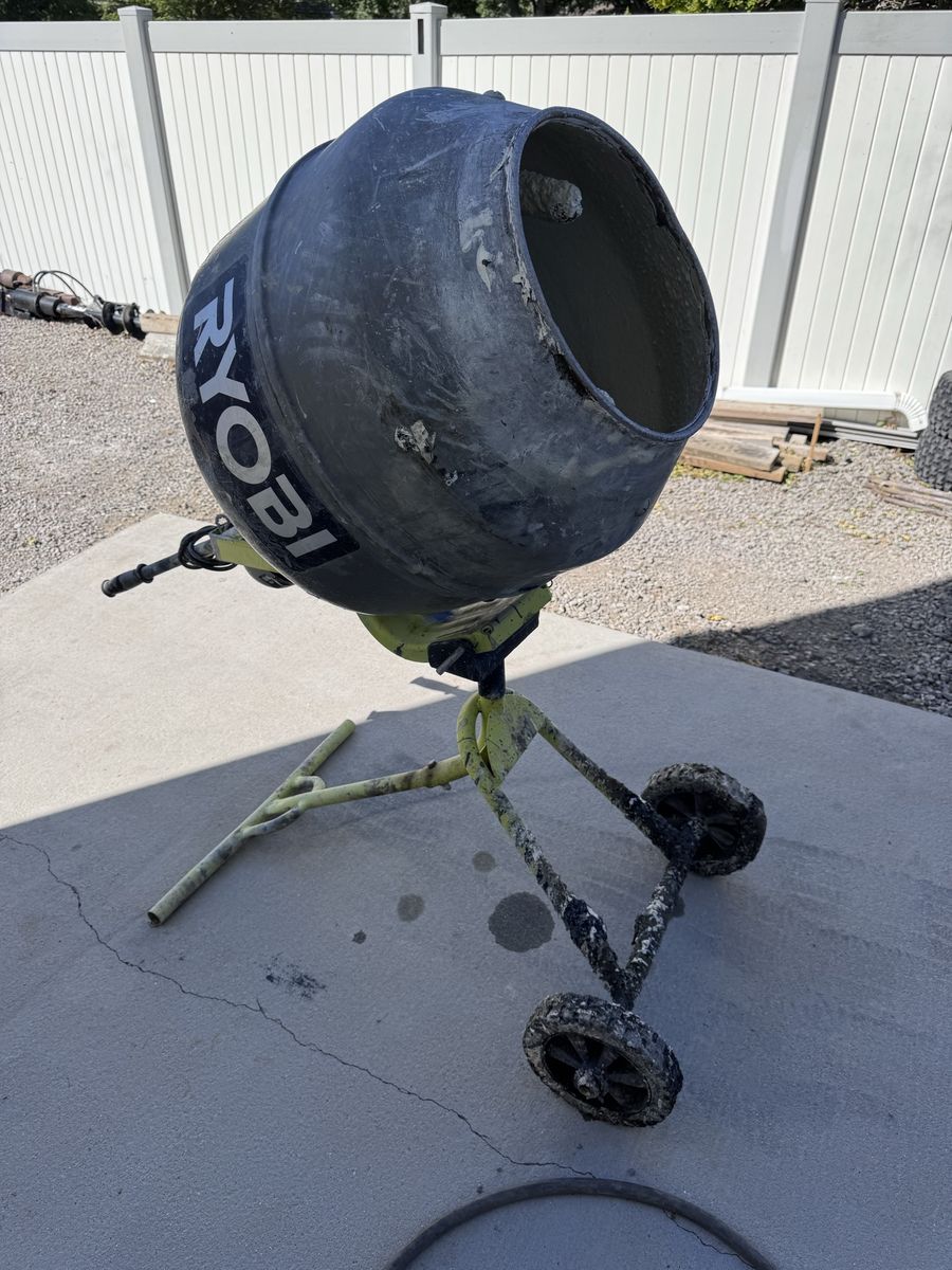 Ryobi Portable Electric Cement Concrete Mixer