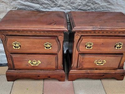 2 Drawer Solid Wood Nightstand Set