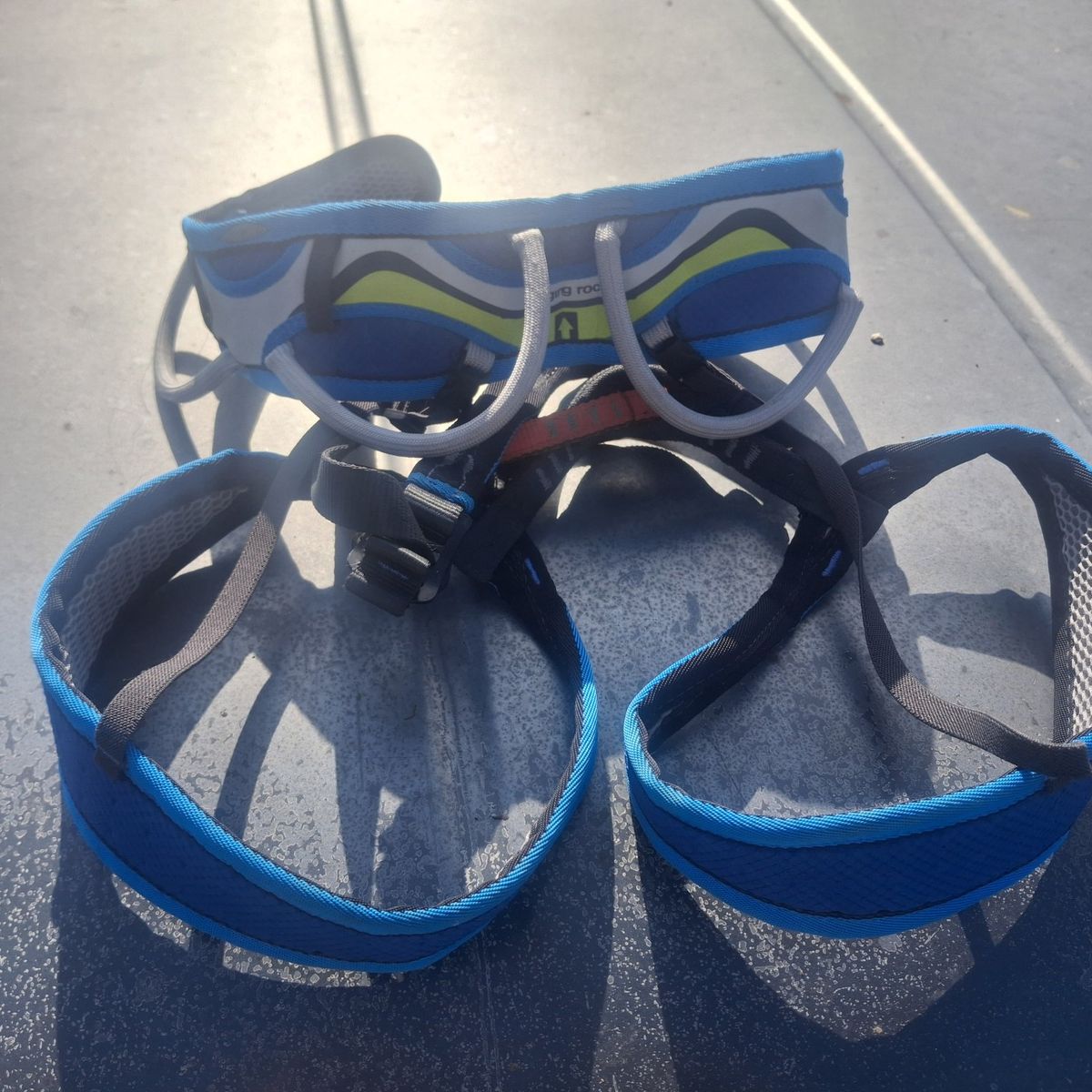 singing rock climbing harness. M L 801 502 3235 text only no voice mail no calls answered