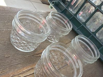 CANNING JARS, HALF CUP SIZE