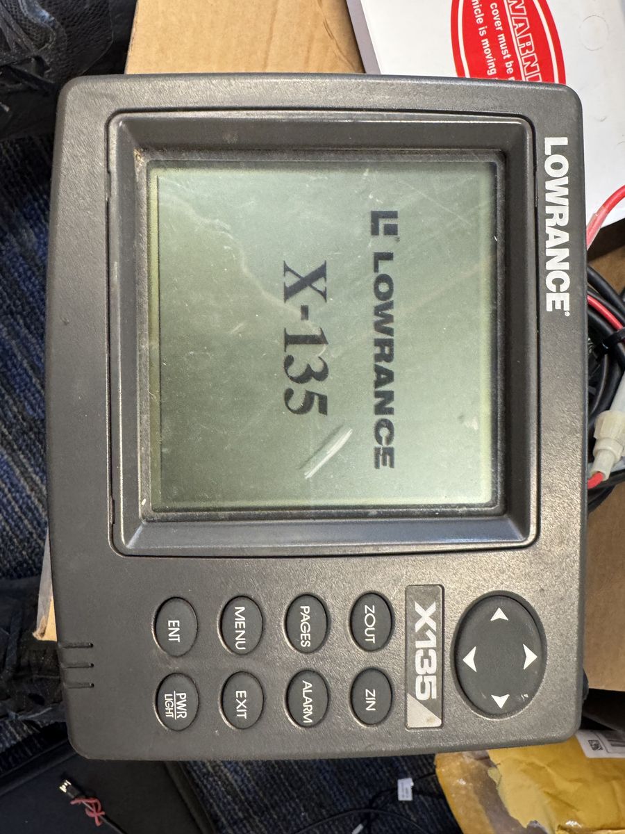 Lowrance X135 Fishfinder
