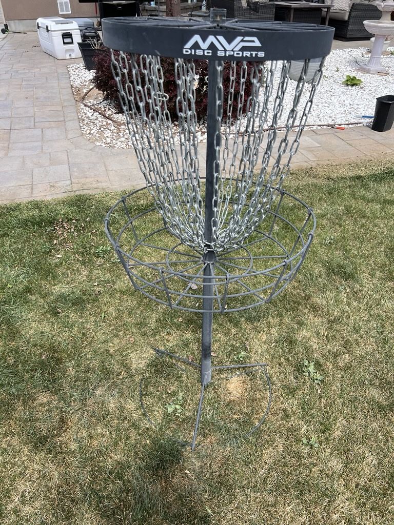 disc golf basket