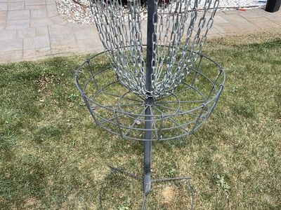 disc golf basket