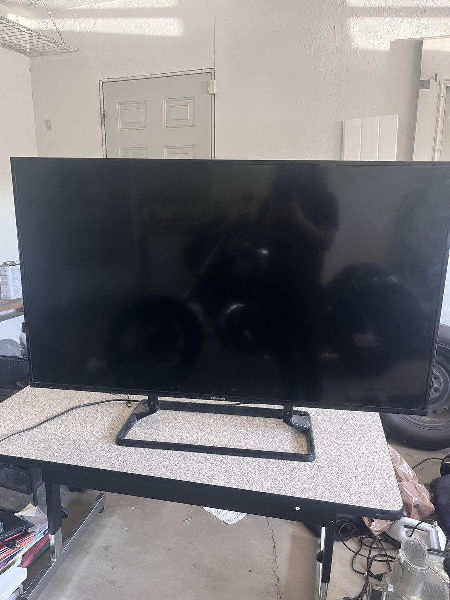 Panasonic Viera 40" LCD TV with Chromecast - HDMI & USB Connectivity