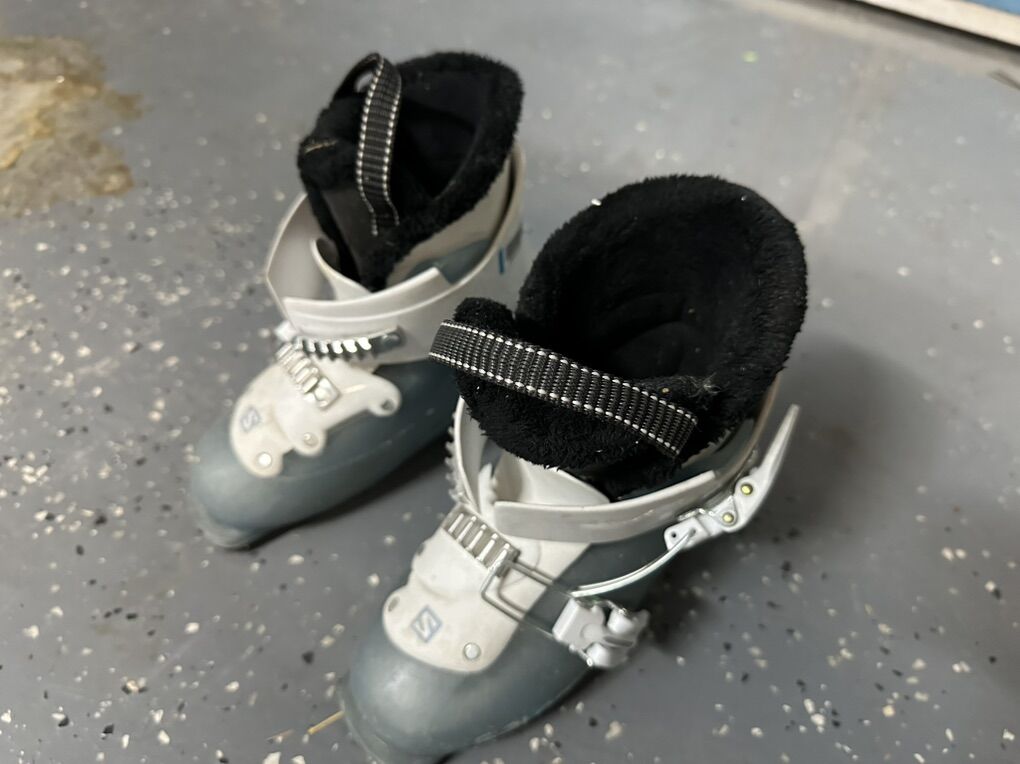 Kids Solomon Ski Boots, Size 20