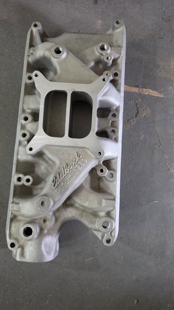 Edelbrock Performer 289 Intake