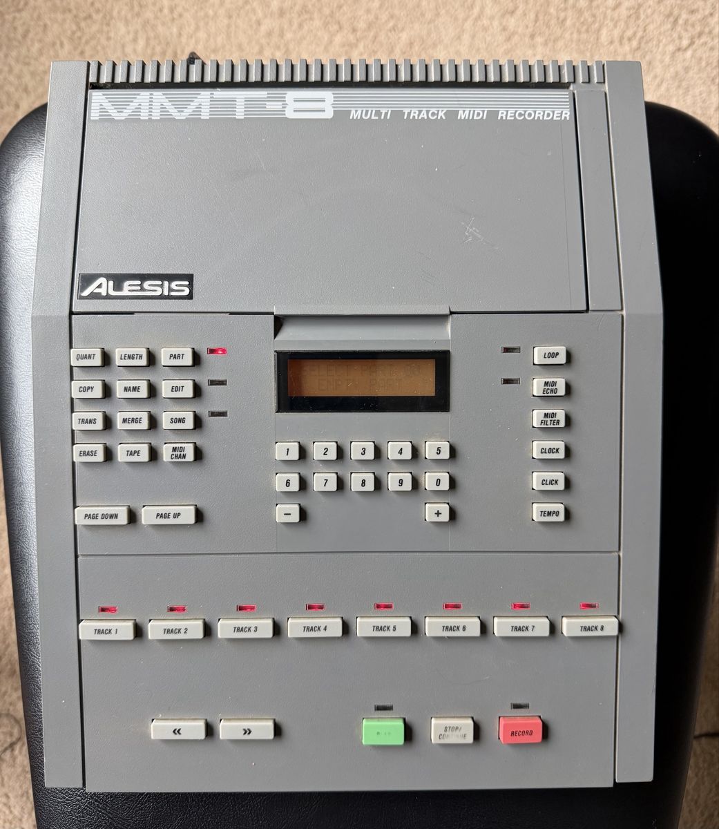 Alesis MMT-8 Multi Track MIDI Recorder - Vintage Sequencer; DAW-less hardware