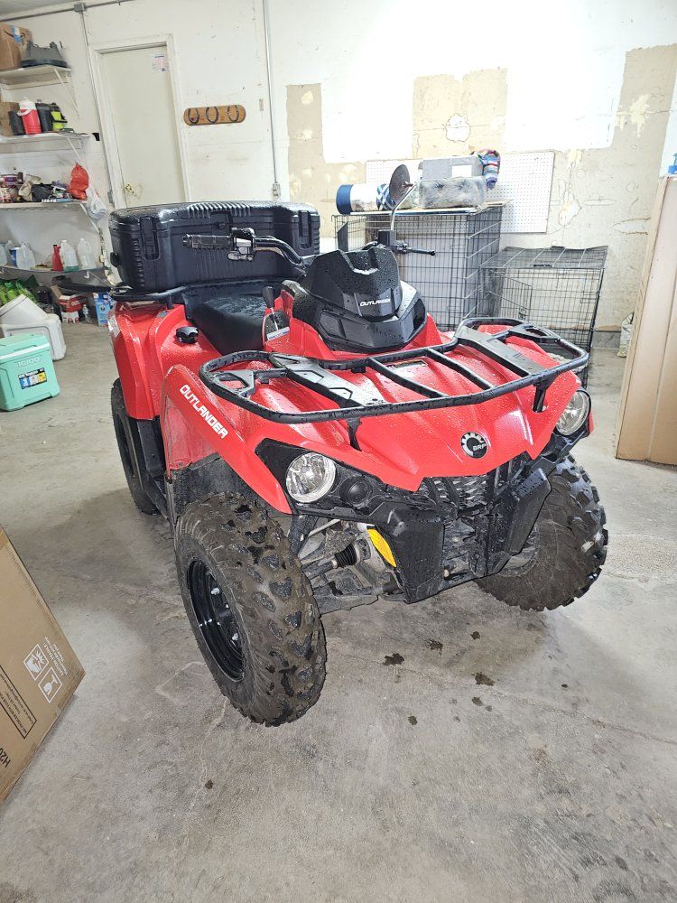 2022 Can-Am Outlander 570 ATV with Storage Box