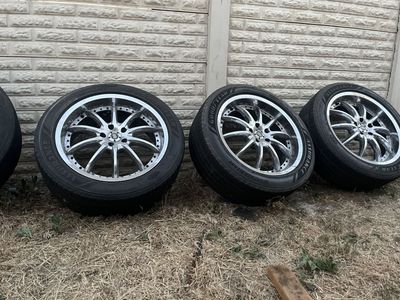 22" Chrome Wheels & Tires (5-Lug) from 2004 Ford Explorer - GoodYear Assurance